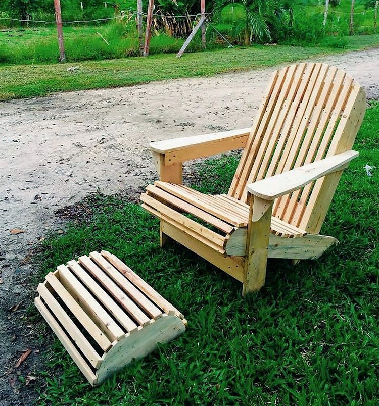 2 pallet chair with footrest