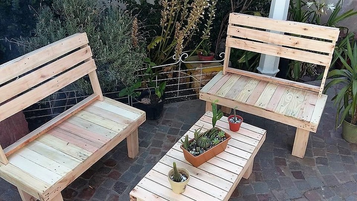 4-pallet-wood-patio-furniture