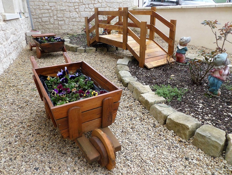 pallet creations for garden