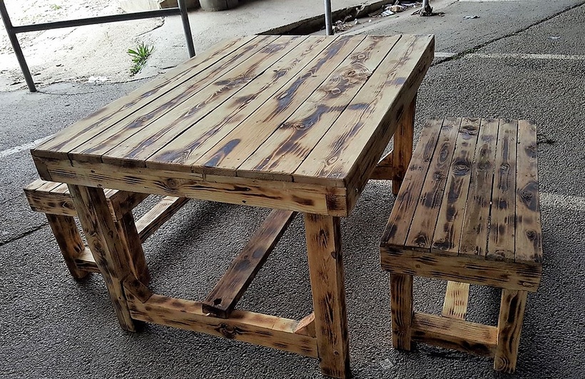 pallet rustic table with benches