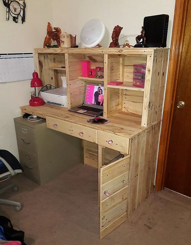 pallet wood table cum shelving cabinet