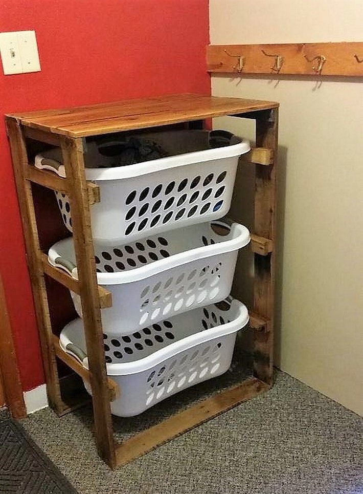 pallets-laundry-stand