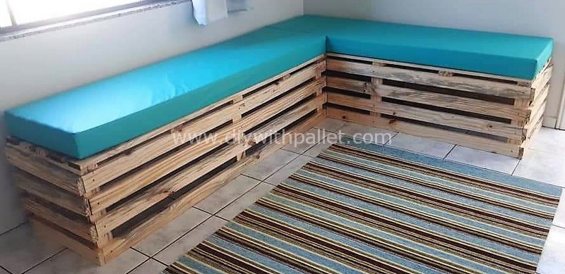 pallets made couch idea