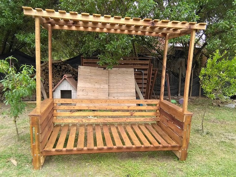 pallets wood patio arbor bench