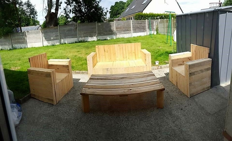 recycled pallet patio garden furniture