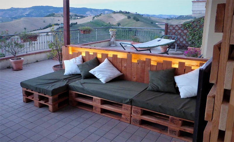 recycled pallets patio couch