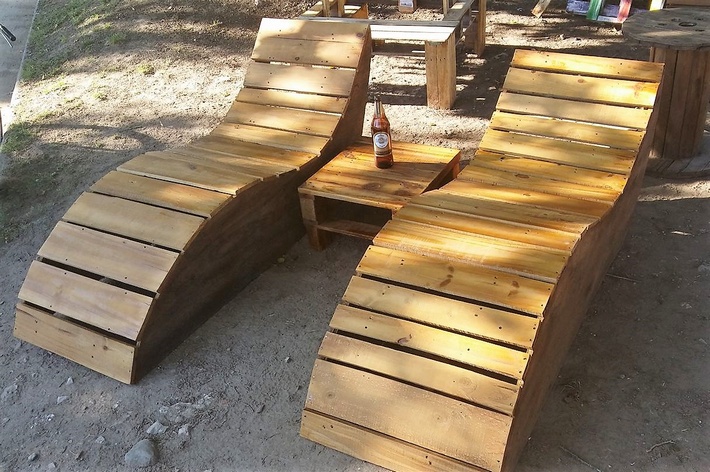 recycled-pallets-sun-loungers