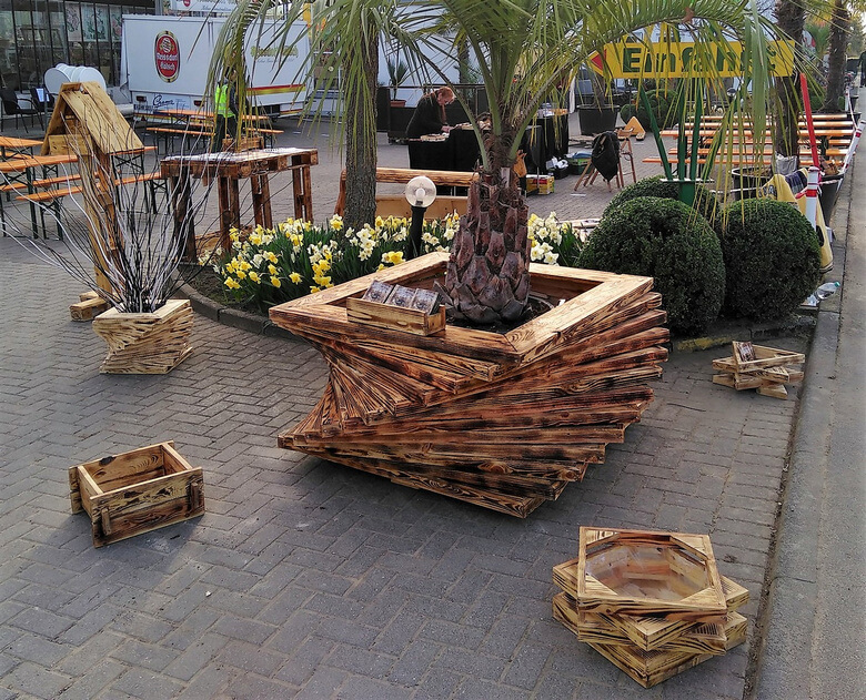 repurposed wood pallet decor planters