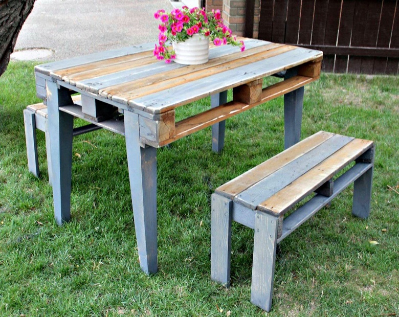 vintage pallet table with benches