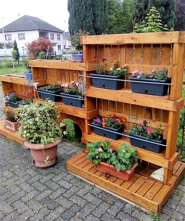 wood pallet decor planters