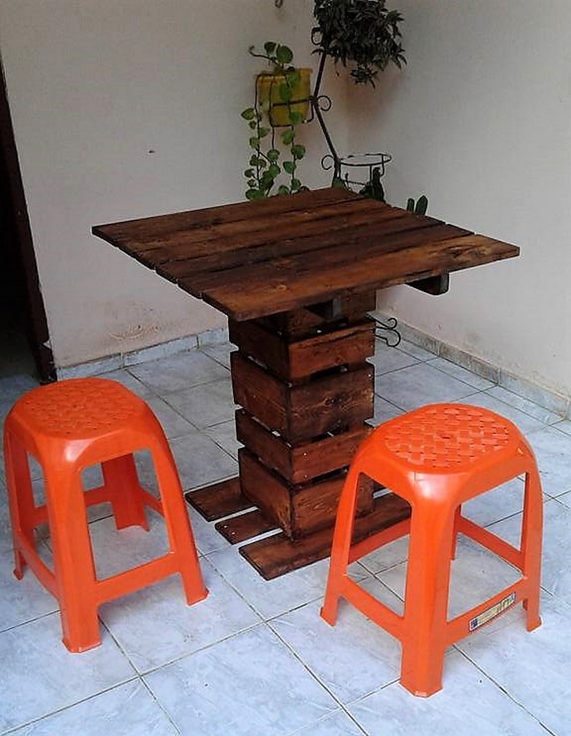 wood pallet table