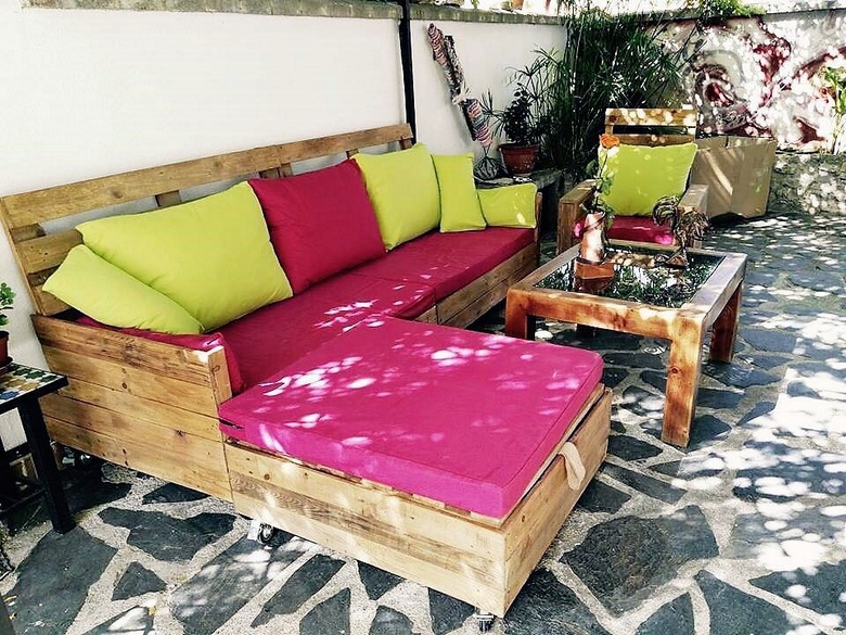 wooden pallet patio lounge furniture