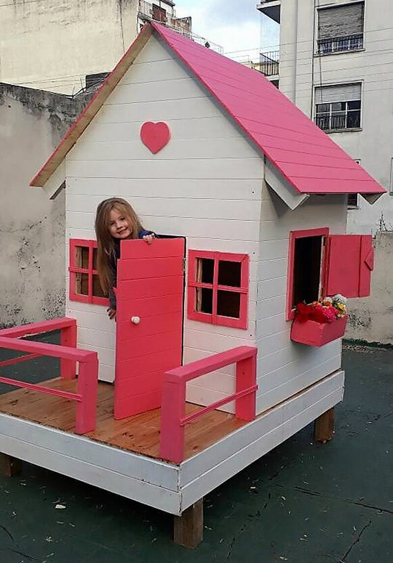 pallets made kids playhouse