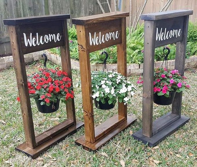 DIY pallet welcome stand ideas (1)