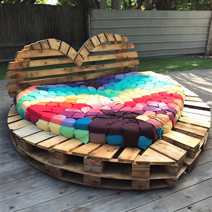 wood pallet bed ideas (24)